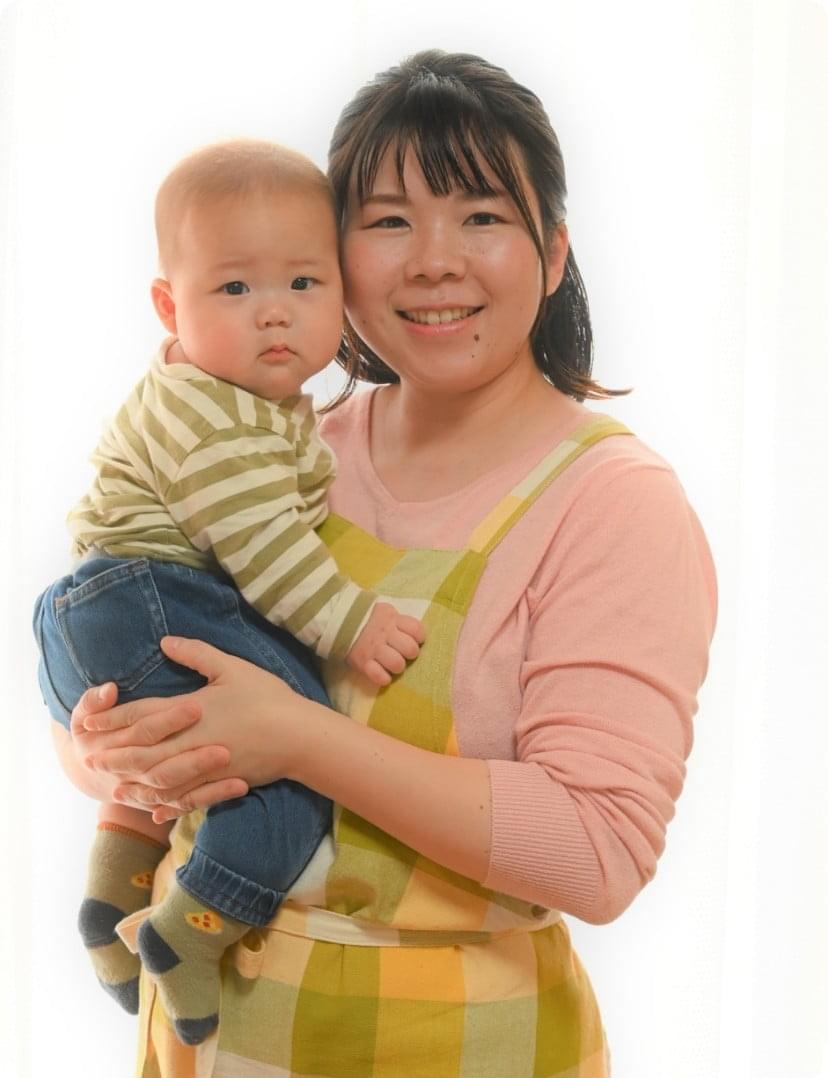 助産師と赤ちゃん